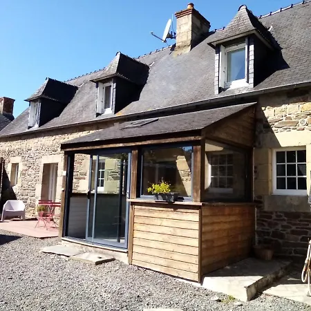 Holiday home Maison Bretonne,gite De Keranglaz Ploubezre